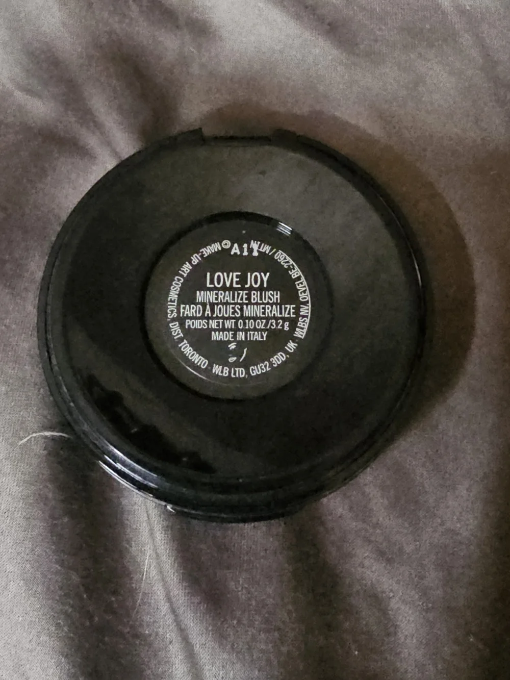 MAC Cosmetics Mineralize Blush Love Joy in Black Compact